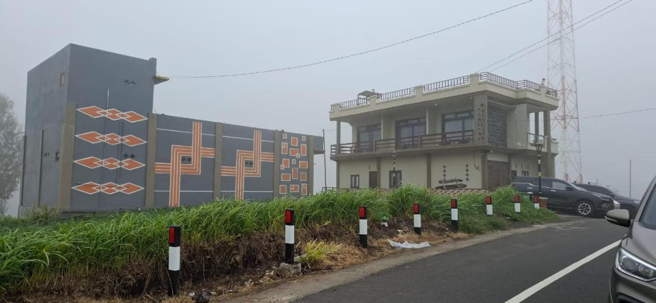 Bromo Semesta Guesthouse โปรโบลิงโก ภายนอก รูปภาพ